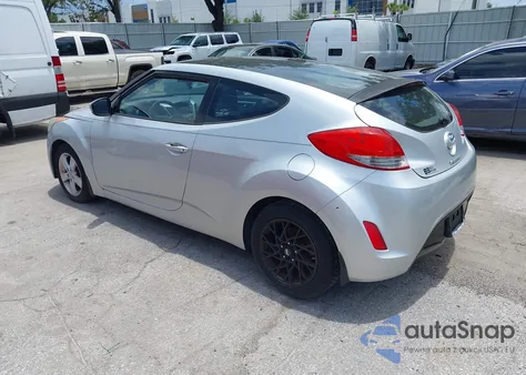 2013 Hyundai Veloster Base W/Black from USA, damaged, VIN KMHTC6AD2DU171979